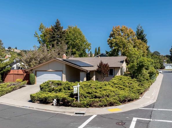 3299 Hermosa St, Pinole CA 94564