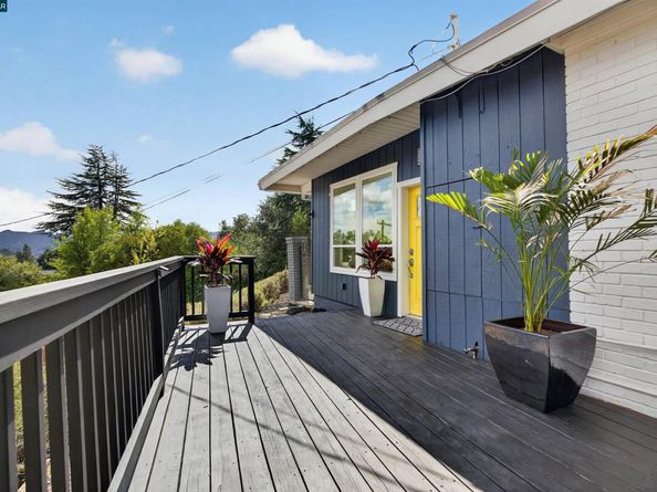 11 Las Palomas, Orinda CA 94563