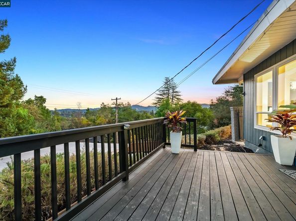 11 Las Palomas, Orinda CA 94563