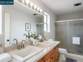 208 Commodore Dr, Richmond CA 94804