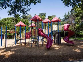 1162 Ridgewood Dr, Concord CA 94518