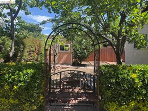 3115 Marvelle Ln, Concord CA 94518