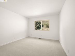 57 Thousand Oaks ST, Oakland CA 94605