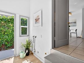 1137 Seminary Ave, Oakland CA 94621