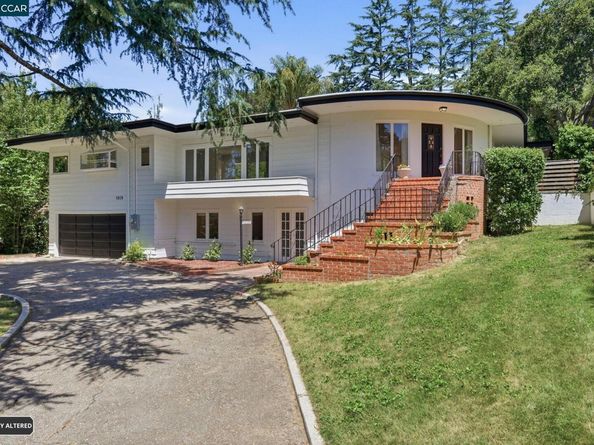 5828 Moraga Ave, Oakland CA 94611