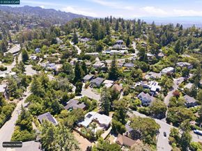 5828 Moraga Ave, Oakland CA 94611