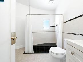 5828 Moraga Ave, Oakland CA 94611