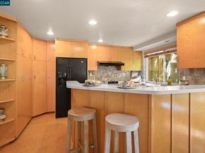 900 Woodland Dr, San Ramon CA 94582