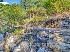 74 Yarrow Valley Ln, Orinda CA 94563