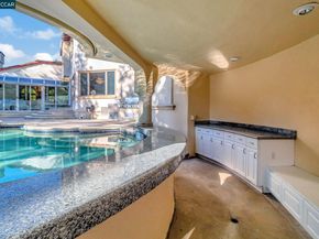 74 Yarrow Valley Ln, Orinda CA 94563