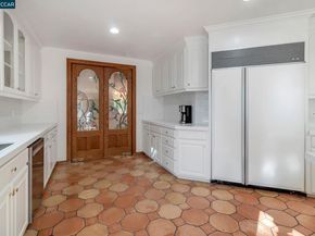 74 Yarrow Valley Ln, Orinda CA 94563