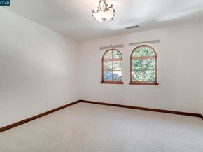74 Yarrow Valley Ln, Orinda CA 94563