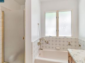 74 Yarrow Valley Ln, Orinda CA 94563