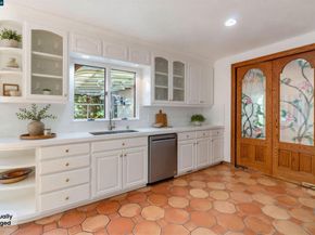 74 Yarrow Valley Ln, Orinda CA 94563
