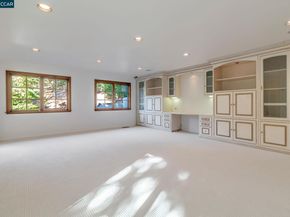 74 Yarrow Valley Ln, Orinda CA 94563