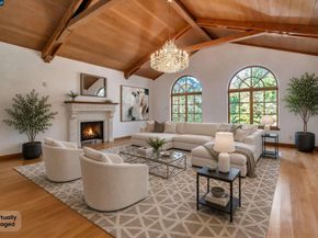 74 Yarrow Valley Ln, Orinda CA 94563