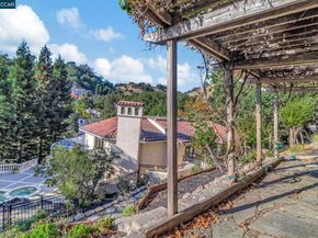 74 Yarrow Valley Ln, Orinda CA 94563