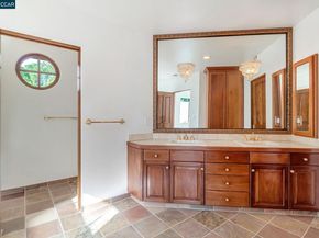 74 Yarrow Valley Ln, Orinda CA 94563