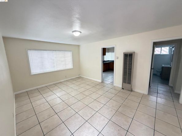 1817 73Rd Ave, Oakland CA 94621