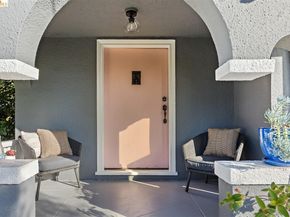 2736 Bartlett St, Oakland CA 94602