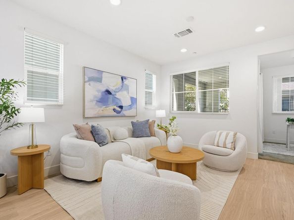 37660 Cape Cod Rd, Newark CA 94560