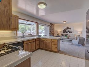 585 Mt Dell Dr, Clayton CA 94517