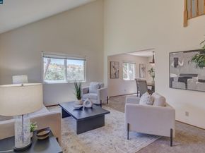 585 Mt Dell Dr, Clayton CA 94517