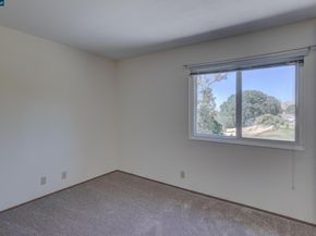 585 Mt Dell Dr, Clayton CA 94517