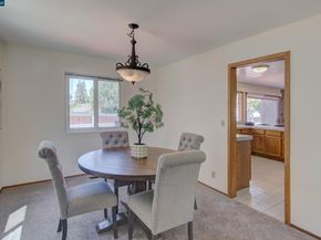 585 Mt Dell Dr, Clayton CA 94517