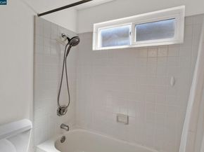 692 Silver Lake Dr, Danville CA 94526
