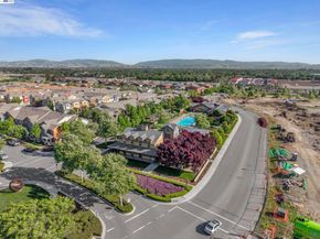 375 Basswood Cmn 9, Livermore CA 94551