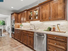 1827 Lamplight Court, Walnut Creek CA 94597