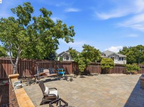 857 Bridgeway Cir, El Sobrante CA 94803