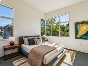 848 61St St, Oakland CA 94608
