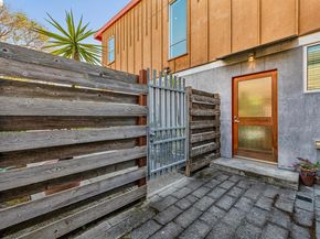 848 61St St, Oakland CA 94608
