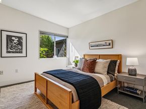 848 61St St, Oakland CA 94608