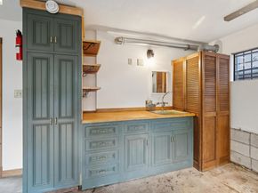 3710 West St, Oakland CA 94608