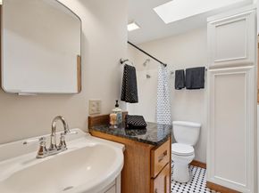 3710 West St, Oakland CA 94608