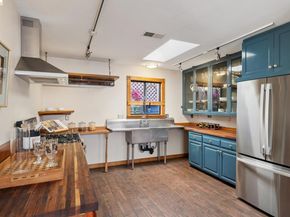 3710 West St, Oakland CA 94608