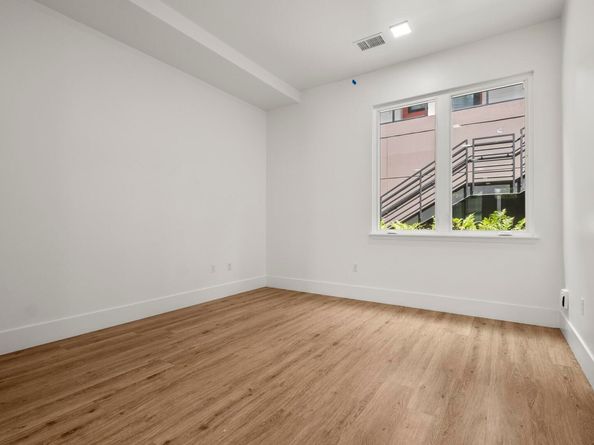1545 32nd Street 111, Oakland CA 94608