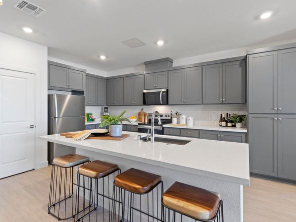 500 Somi CT 209, Hayward CA 94544