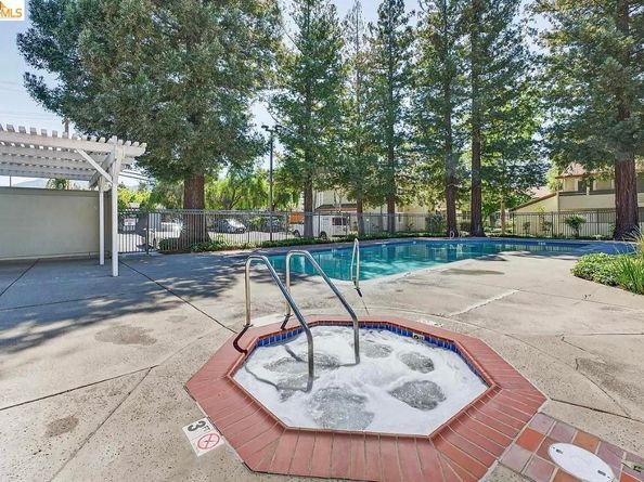 1505 Kirker Pass Rd 214, Concord CA 94521