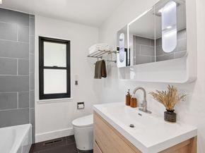921 Underhills Rd, Oakland CA 94610