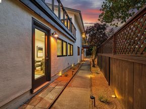 921 Underhills Rd, Oakland CA 94610