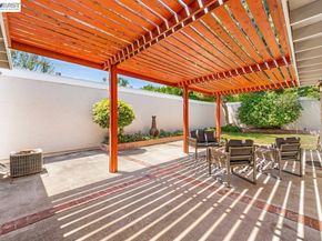 2375 Goldcrest Circle, Pleasanton CA 94566
