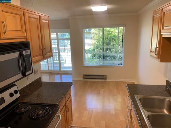 96 Lakeshore Ct, Richmond CA 94804