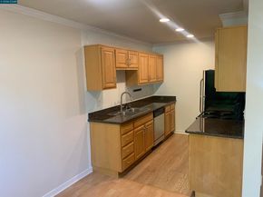 96 Lakeshore Ct, Richmond CA 94804