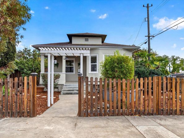 1713 Elm St, Livermore CA 94551