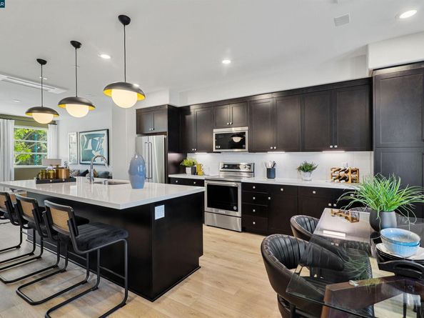 27258 Lumina Ct, Hayward CA 94541