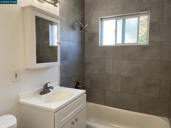 7182 Burton St, Dublin CA 94568